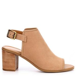 Barely Worn! Franco Fortini Aniston